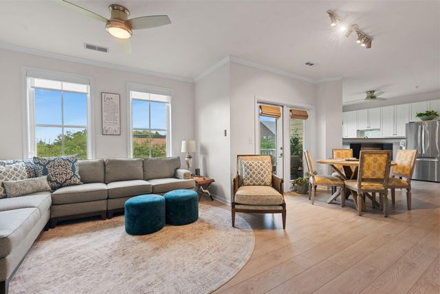280 Seven Farms Drive Unit 302, Charleston, SC 29492
