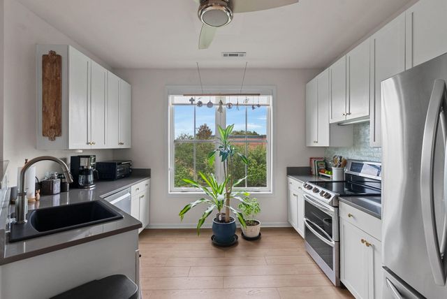 280 Seven Farms Drive Unit 302, Charleston, SC 29492
