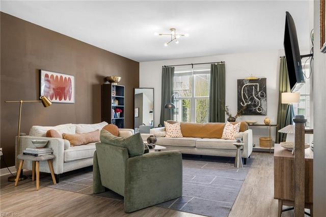 931 Centurion CIR, Chesapeake, VA 23323