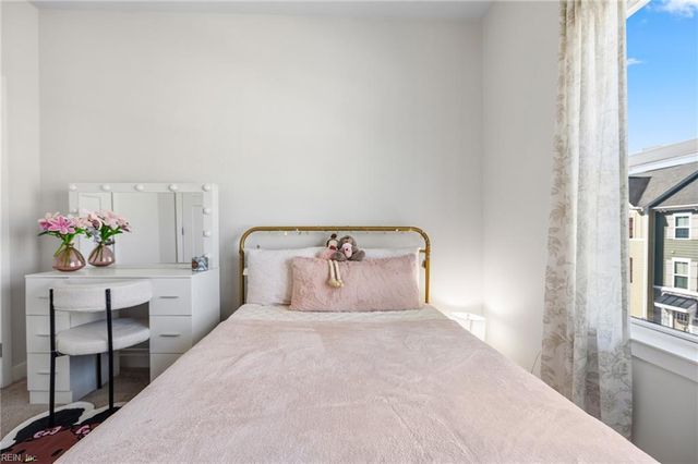 931 Centurion CIR, Chesapeake, VA 23323