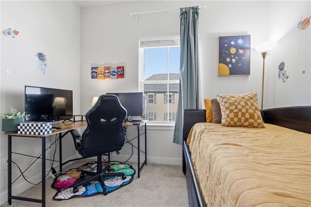 931 Centurion CIR, Chesapeake, VA 23323