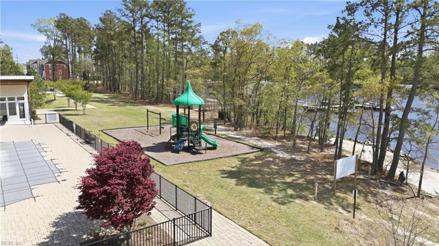 931 Centurion CIR, Chesapeake, VA 23323