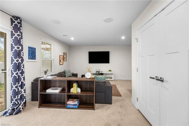 931 Centurion CIR, Chesapeake, VA 23323