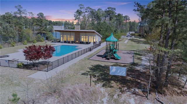 931 Centurion CIR, Chesapeake, VA 23323