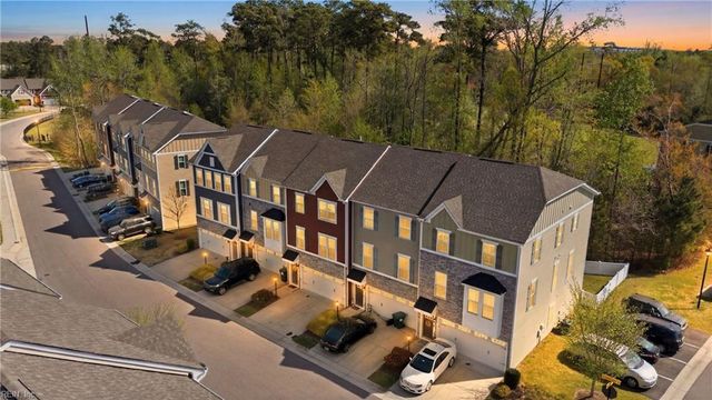 931 Centurion CIR, Chesapeake, VA 23323