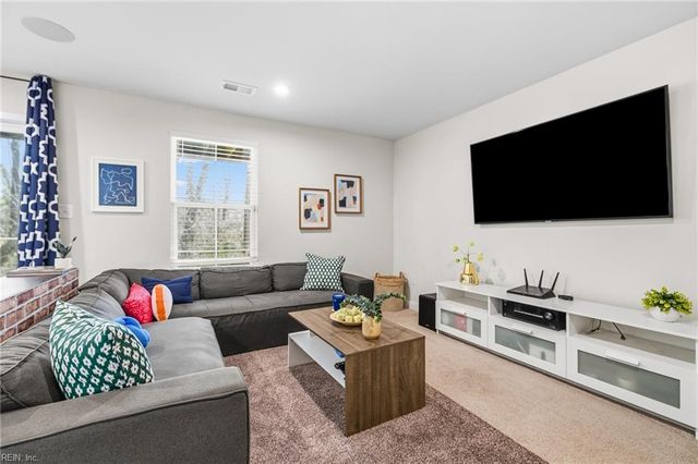 931 Centurion CIR, Chesapeake, VA 23323