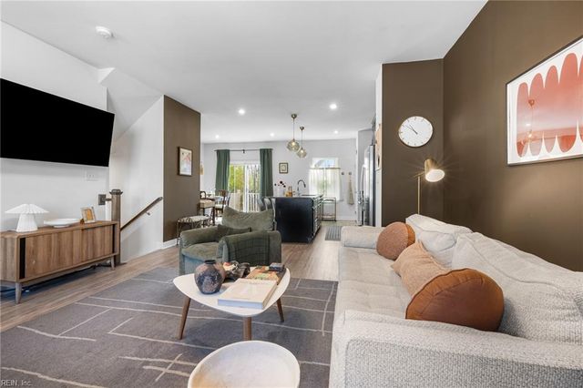 931 Centurion CIR, Chesapeake, VA 23323