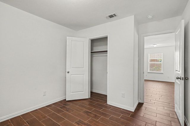 1255 E Davis Avenue, Fort Worth, TX 76104
