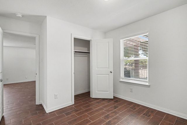 1255 E Davis Avenue, Fort Worth, TX 76104
