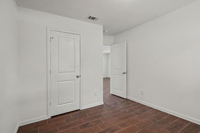 1255 E Davis Avenue, Fort Worth, TX 76104