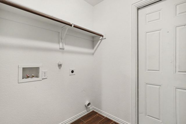 1255 E Davis Avenue, Fort Worth, TX 76104