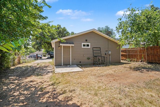 1255 E Davis Avenue, Fort Worth, TX 76104