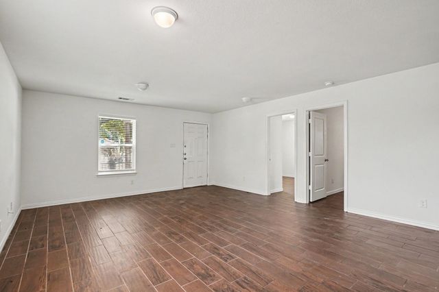 1255 E Davis Avenue, Fort Worth, TX 76104