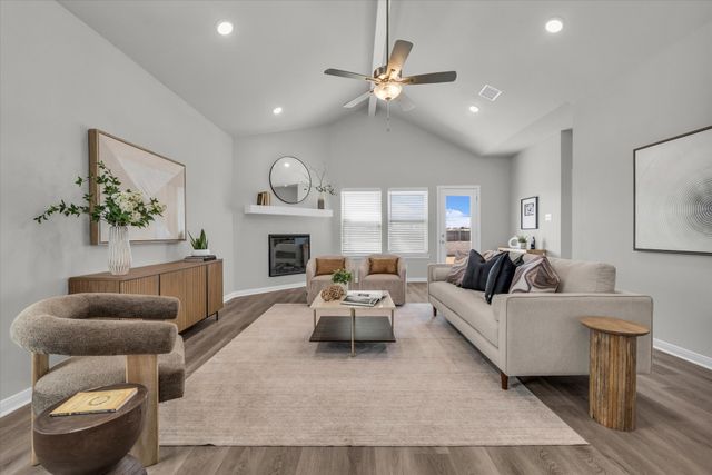 413 Travis Drive, Mcgregor, TX 76657