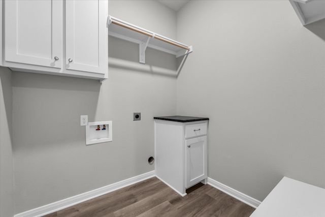 413 Travis Drive, Mcgregor, TX 76657