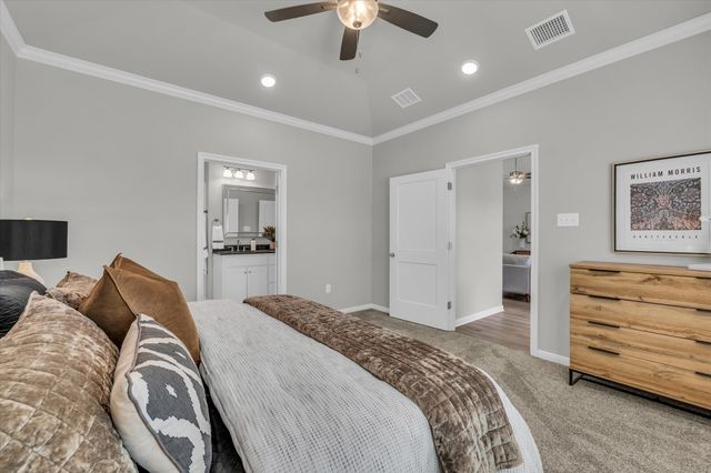 413 Travis Drive, Mcgregor, TX 76657