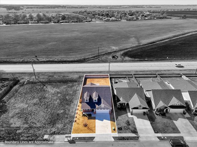 413 Travis Drive, Mcgregor, TX 76657