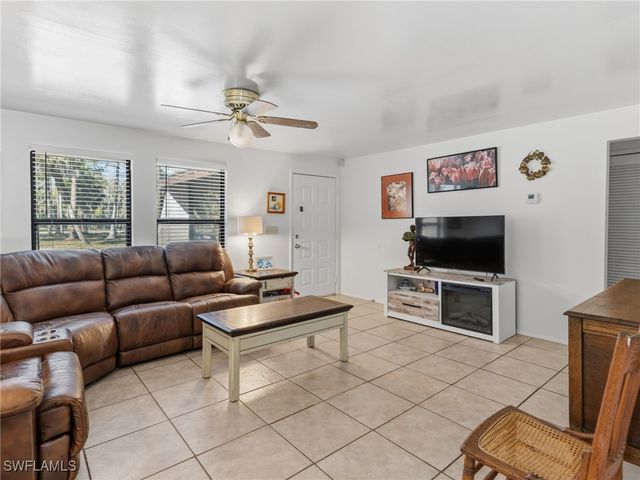 210 5th ST NW, Naples, FL 34120