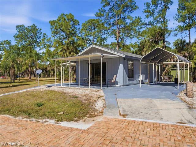 210 5th ST NW, Naples, FL 34120