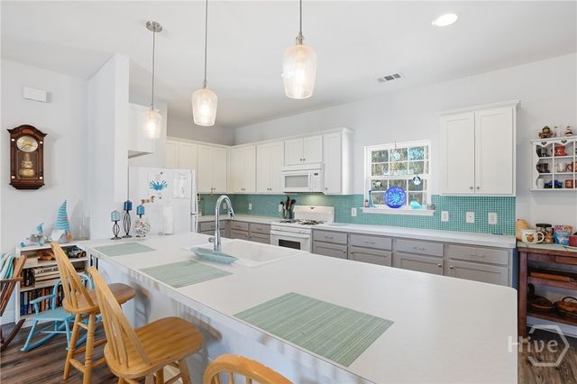 613 Leaning Oaks Drive, Savannah, GA 31410