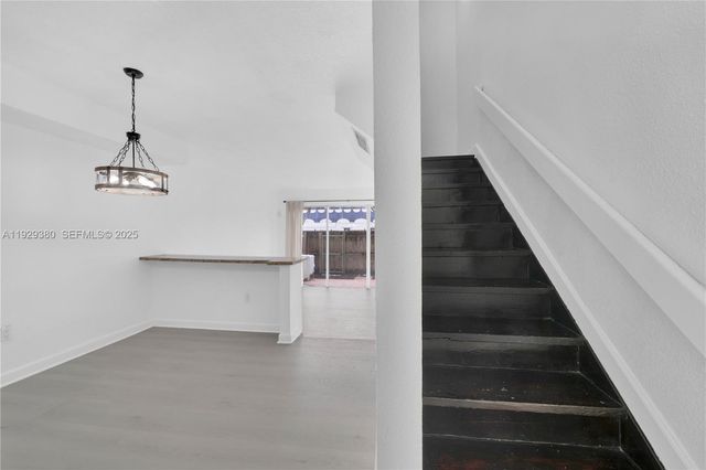 10900 SW 104th St 121, Miami, FL 33176