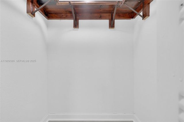 10900 SW 104th St 121, Miami, FL 33176