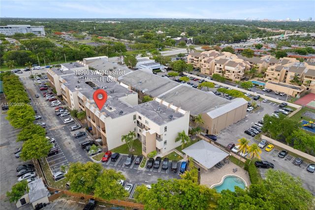 10900 SW 104th St 121, Miami, FL 33176