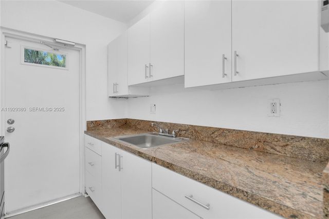 10900 SW 104th St 121, Miami, FL 33176