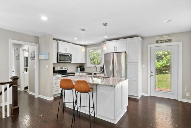 521 Rotary Hills Ct, Clarksville, TN 37043