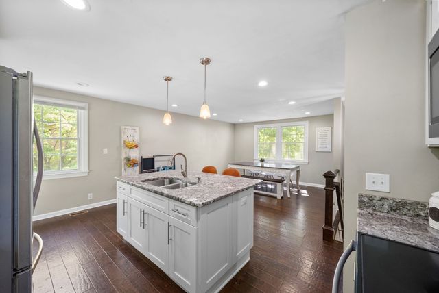 521 Rotary Hills Ct, Clarksville, TN 37043