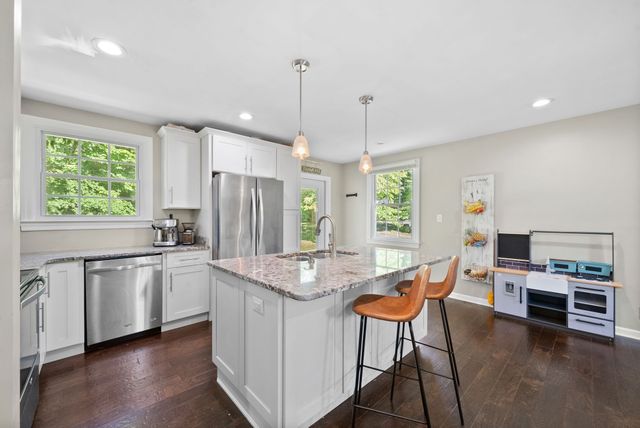 521 Rotary Hills Ct, Clarksville, TN 37043