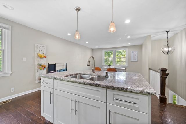 521 Rotary Hills Ct, Clarksville, TN 37043