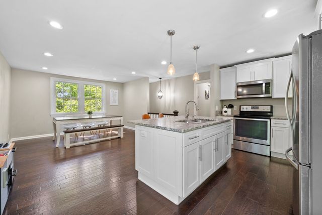 521 Rotary Hills Ct, Clarksville, TN 37043