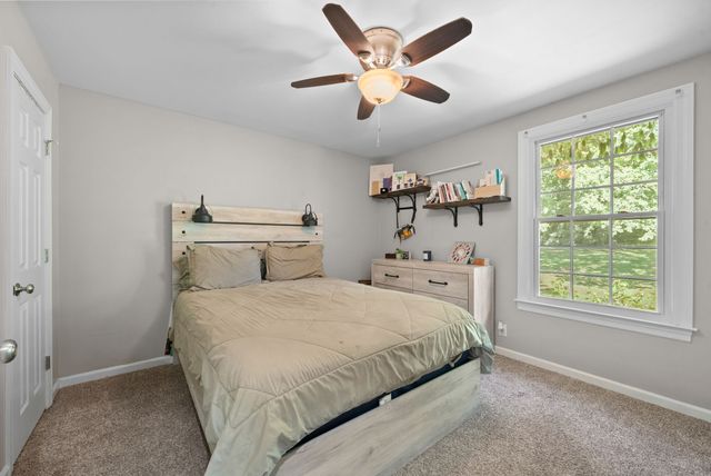 521 Rotary Hills Ct, Clarksville, TN 37043