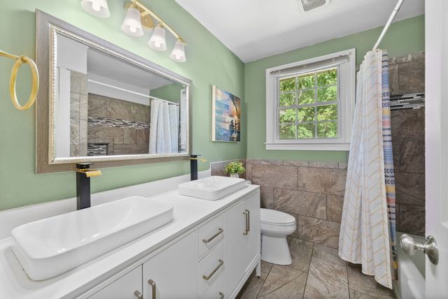 521 Rotary Hills Ct, Clarksville, TN 37043