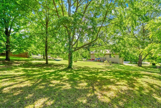 521 Rotary Hills Ct, Clarksville, TN 37043