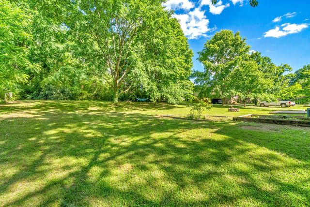 521 Rotary Hills Ct, Clarksville, TN 37043