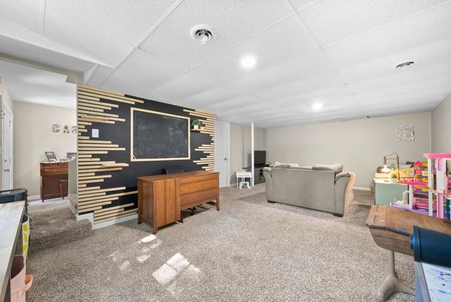 521 Rotary Hills Ct, Clarksville, TN 37043