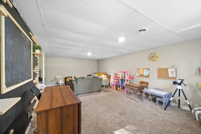 521 Rotary Hills Ct, Clarksville, TN 37043