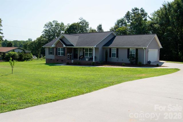 2422 23rd Street Drive NE, Hickory, NC 28601