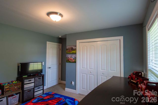2422 23rd Street Drive NE, Hickory, NC 28601