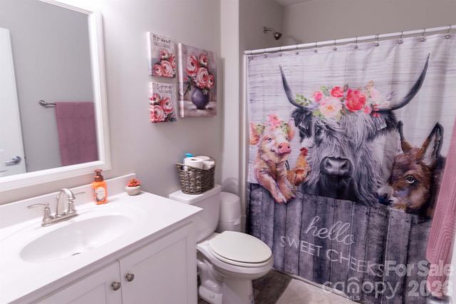 2422 23rd Street Drive NE, Hickory, NC 28601