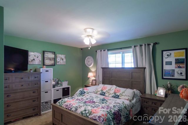 2422 23rd Street Drive NE, Hickory, NC 28601