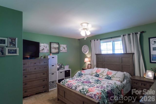 2422 23rd Street Drive NE, Hickory, NC 28601