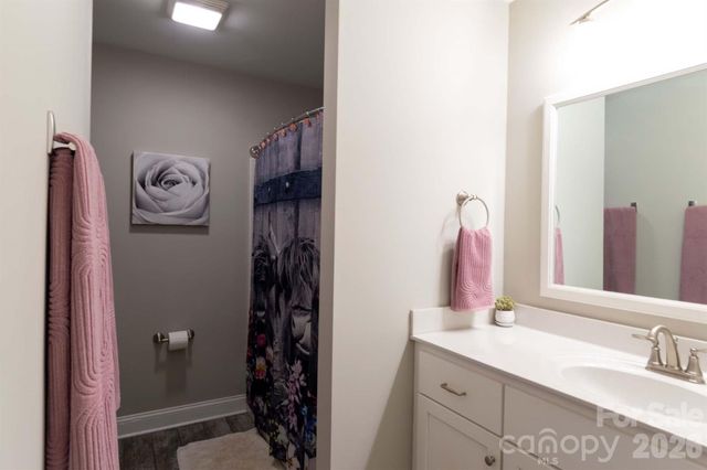 2422 23rd Street Drive NE, Hickory, NC 28601