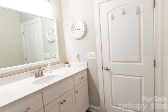2422 23rd Street Drive NE, Hickory, NC 28601