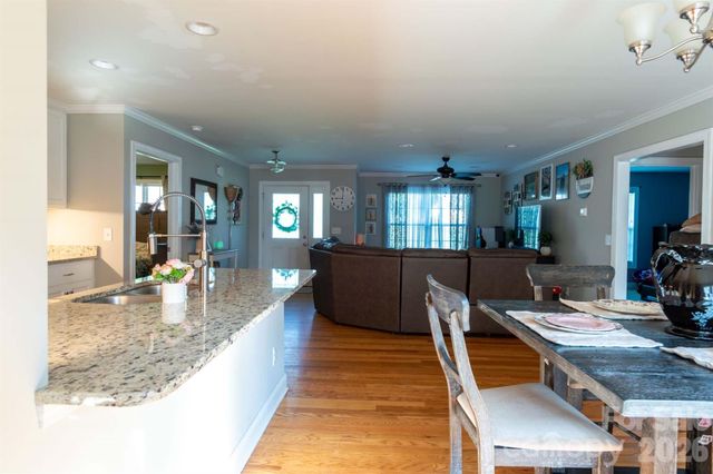 2422 23rd Street Drive NE, Hickory, NC 28601
