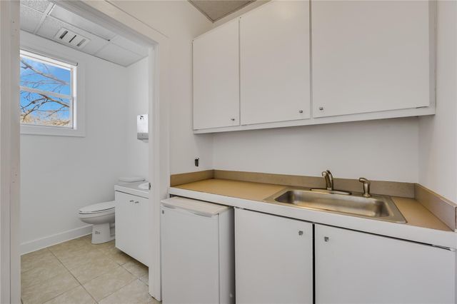 608 W Oltorf ST B, Austin, TX 78704