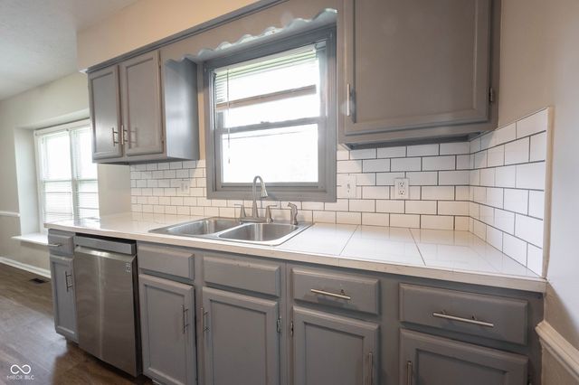 5703 E 17th Street, Indianapolis, IN 46218