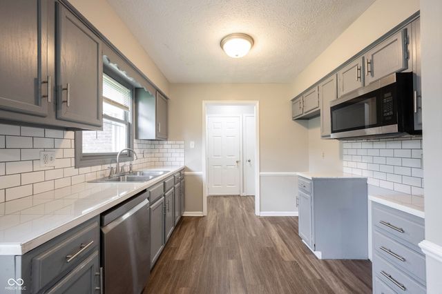 5703 E 17th Street, Indianapolis, IN 46218